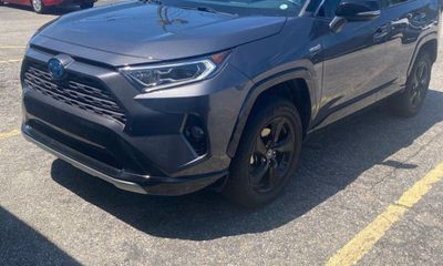 2019 Toyota RAV4 XSE HV