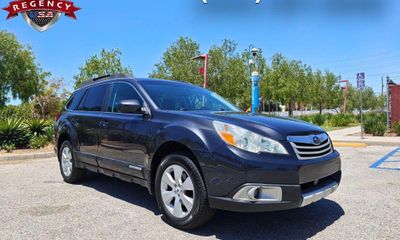 2011 Subaru Outback Limited M R
