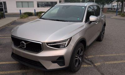 2023 Volvo XC40