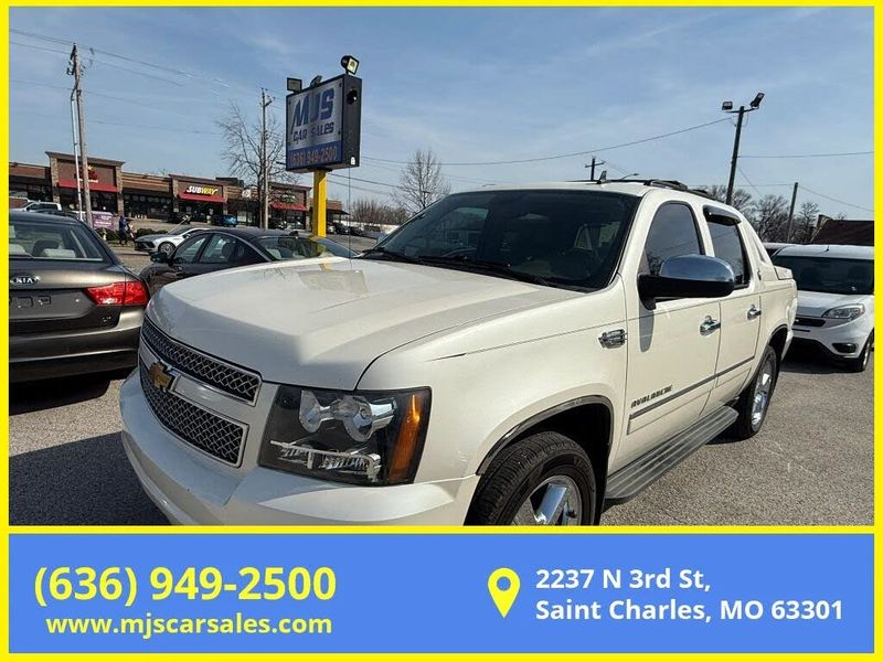 Representative 2013 Chevrolet Avalanche photo