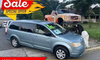 2010 Chrysler Town AND Country RT