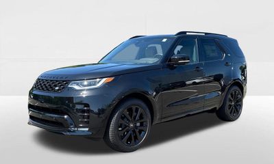 2026 Land Rover Discovery P360 Dynamic SE