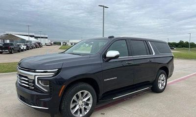 2025 Chevrolet Suburban Premier