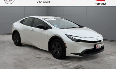 2023 Toyota Prius LE