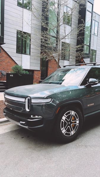 2022 Rivian R1T — a typically priced live listing