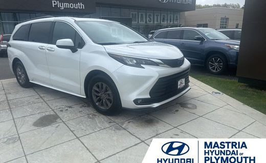 2025 Toyota Sienna XLE