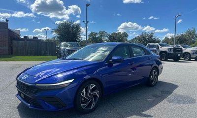 2024 Hyundai Elantra Limited