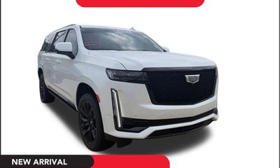 2024 Cadillac Escalade ESV PKG