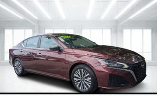 2022 Nissan Altima SR