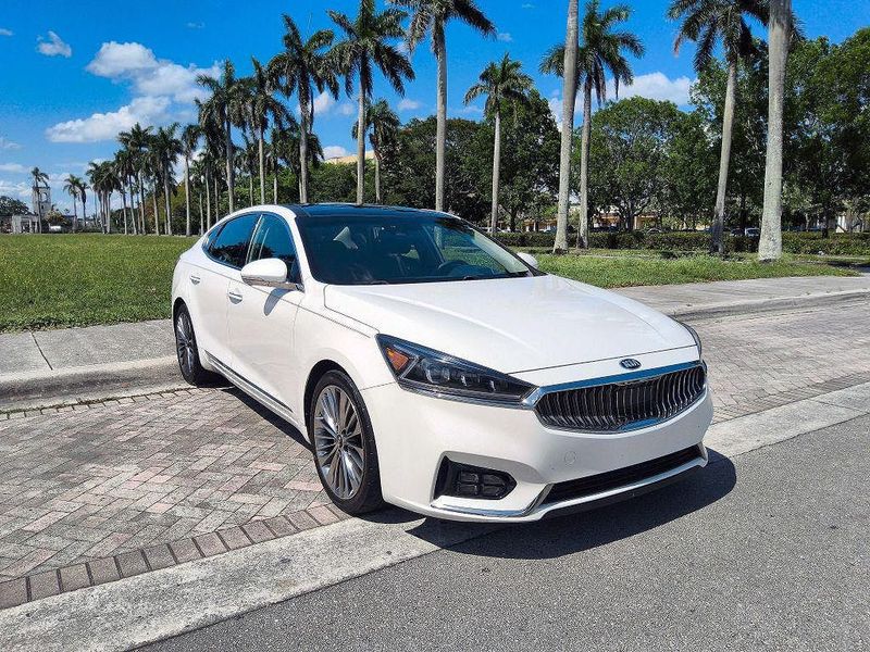 2019 Kia Cadenza — a typically priced live listing