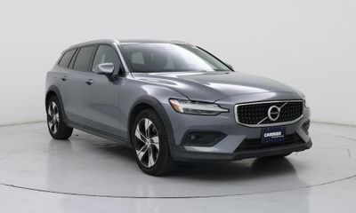 2021 Volvo V60CC Momentum