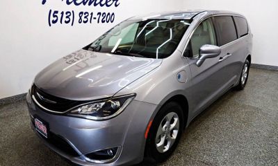 2017 Chrysler Pacifica Touring