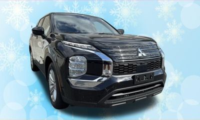 2025 Mitsubishi Outlander ES