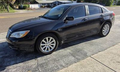 2013 Chrysler 200 Touring