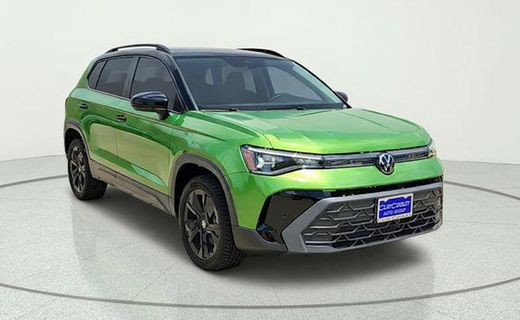 2025 Volkswagen Taos SE Black