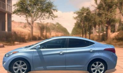 2012 Hyundai Elantra GLS Middle Grade