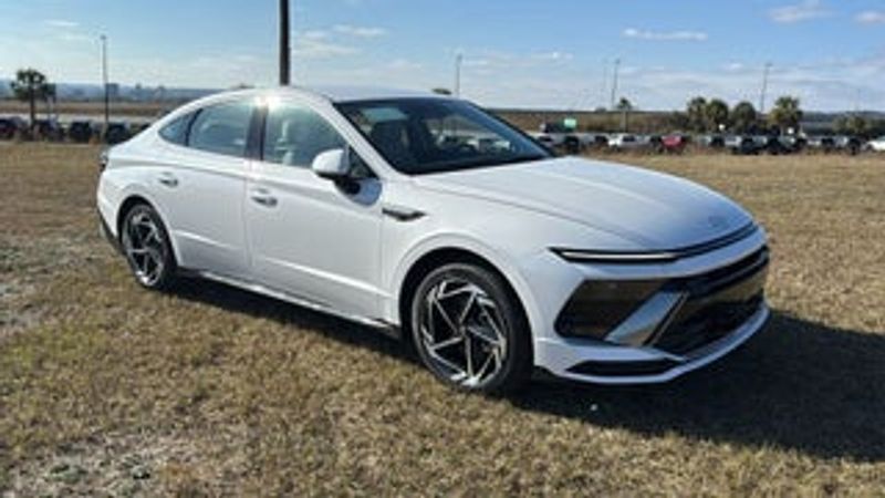 2024 Hyundai Sonata — a typically priced live listing