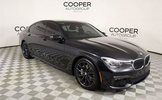 2019 BMW 740I