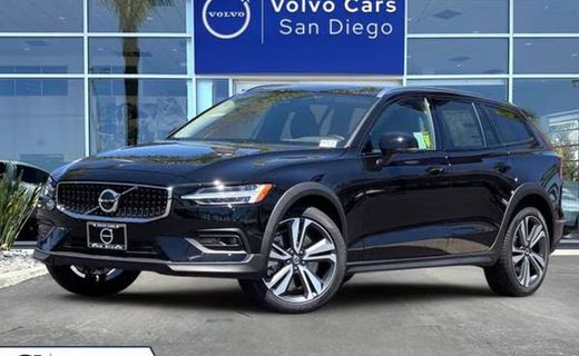 2026 Volvo V60CC Plus