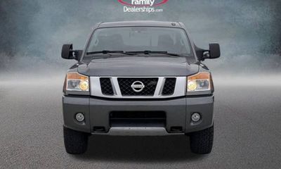 2015 Nissan Titan SV