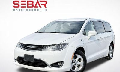 2018 Chrysler Pacifica Touring Plus