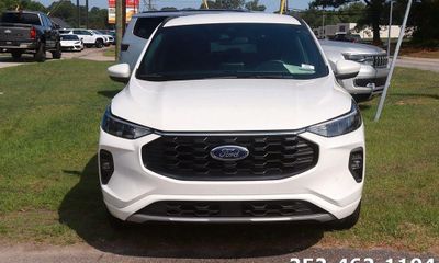 2024 Ford Escape ST Line Select