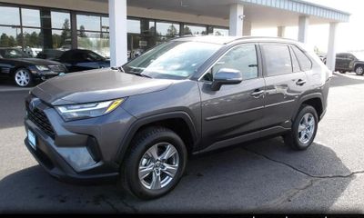 2023 Toyota RAV4 LE