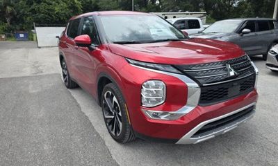 2024 Mitsubishi Outlander SE Black Edition