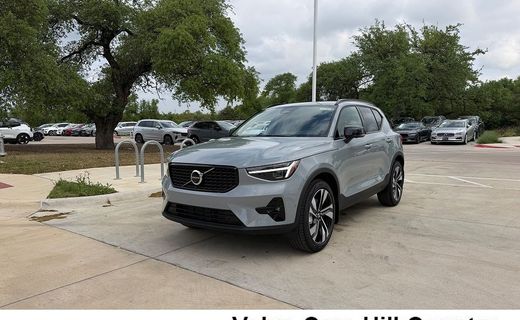 2026 Volvo XC40 Ultra Dark