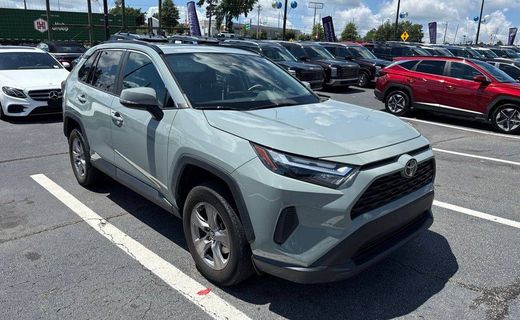 2022 Toyota RAV4 XLE