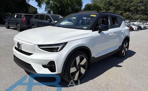 2023 Volvo XC40 Ultimate Dark