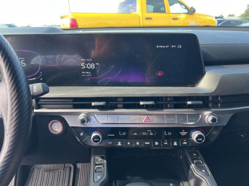 2024 Kia Telluride — a typically priced live listing