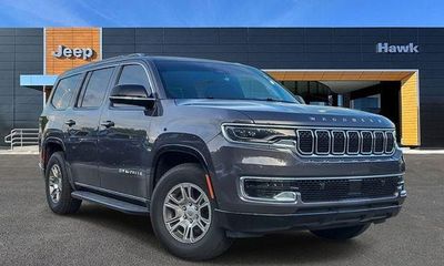 2023 Jeep Wagoneer Base
