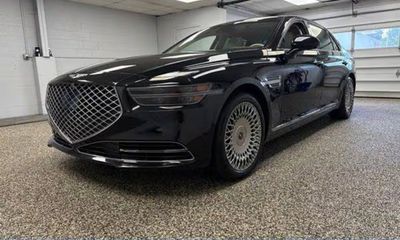2022 Genesis G90 Premium