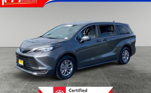 2025 Toyota Sienna LE