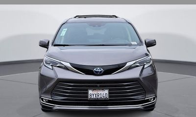 2022 Toyota Sienna Platinum
