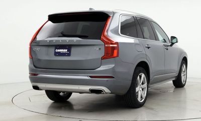 2020 Volvo XC90 Momentum