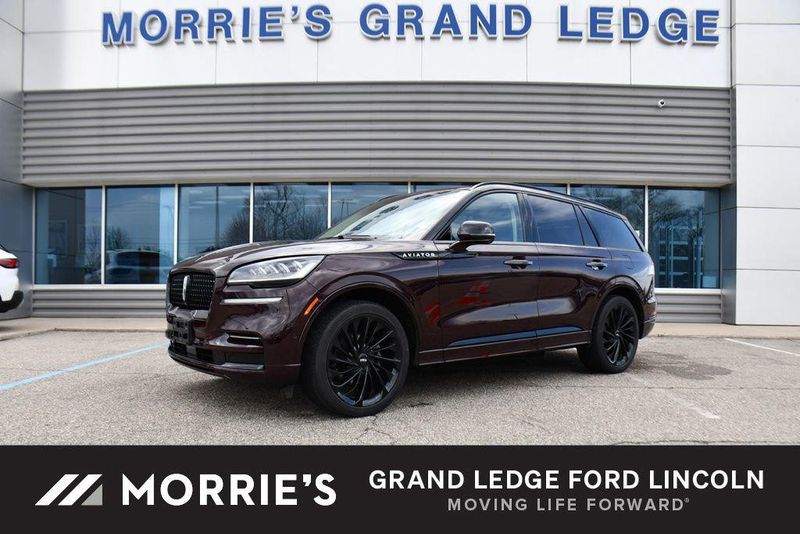 2023 Lincoln Aviator — a typically priced live listing