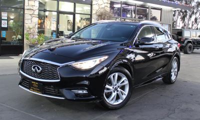 2017 Infiniti QX30 Premium