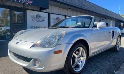 2003 Toyota MR2 Base