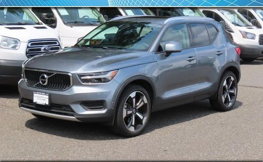 2019 Volvo XC40 Momentum