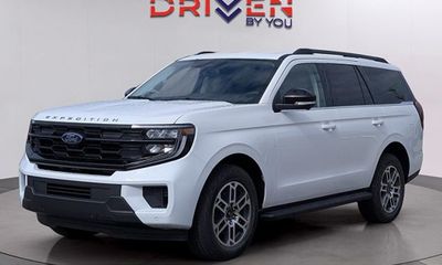 2026 Ford Expedition Active