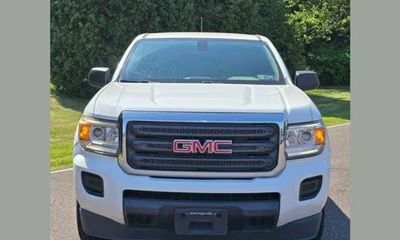 2016 GMC Canyon Base