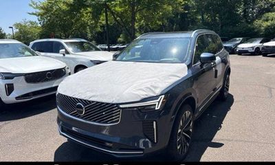 2026 Volvo XC90 Ultra Bright