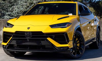 2024 Lamborghini Urus S
