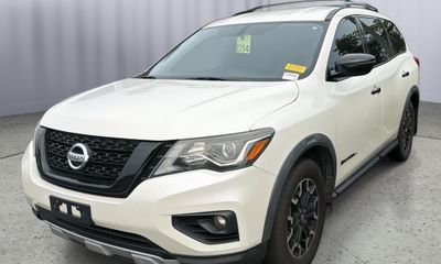 2020 Nissan Pathfinder SV