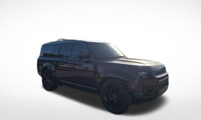 2024 Land Rover Defender 130 X Dynamic