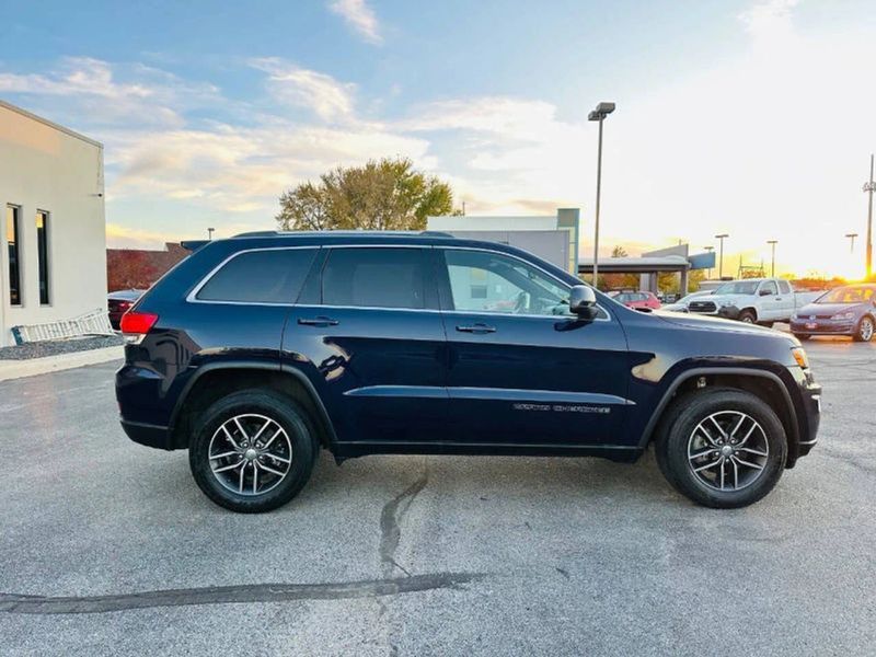 2018 Jeep Grand Cherokee — a typically priced live listing
