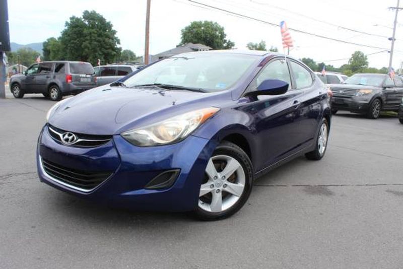 2011 Hyundai Elantra — a typically priced live listing