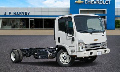 2024 Chevrolet LOW CAB Forward Standard